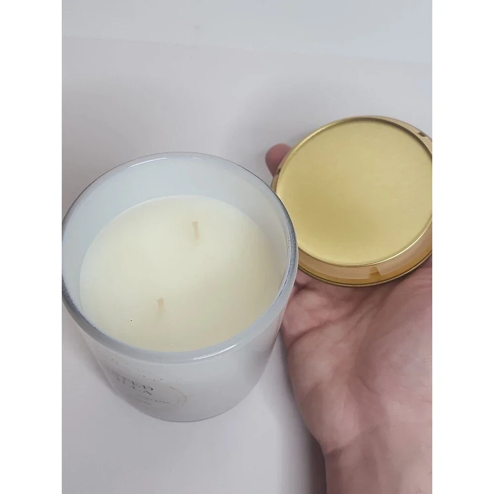 NEW Bellevue Luxury Fragrant Candle Toasted Vanilla 12 oz Soy Blend 2 Wick